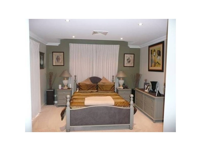 15 FAIRPARK RETREAT, Landsdale WA 6065