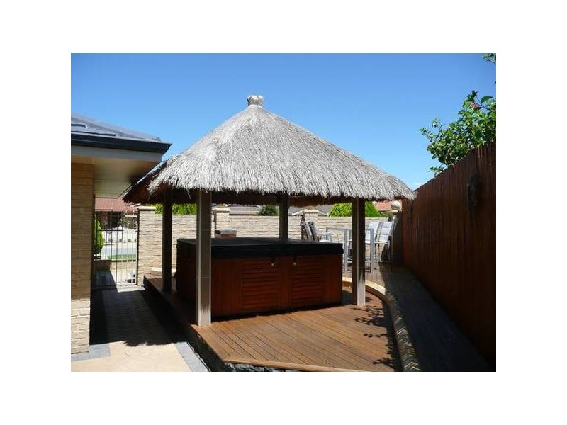 15 FAIRPARK RETREAT, Landsdale WA 6065