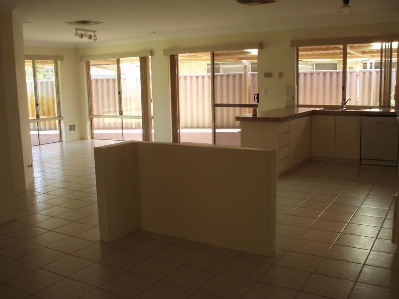 37 Fenchurch Street, Alexander Heights WA 6064