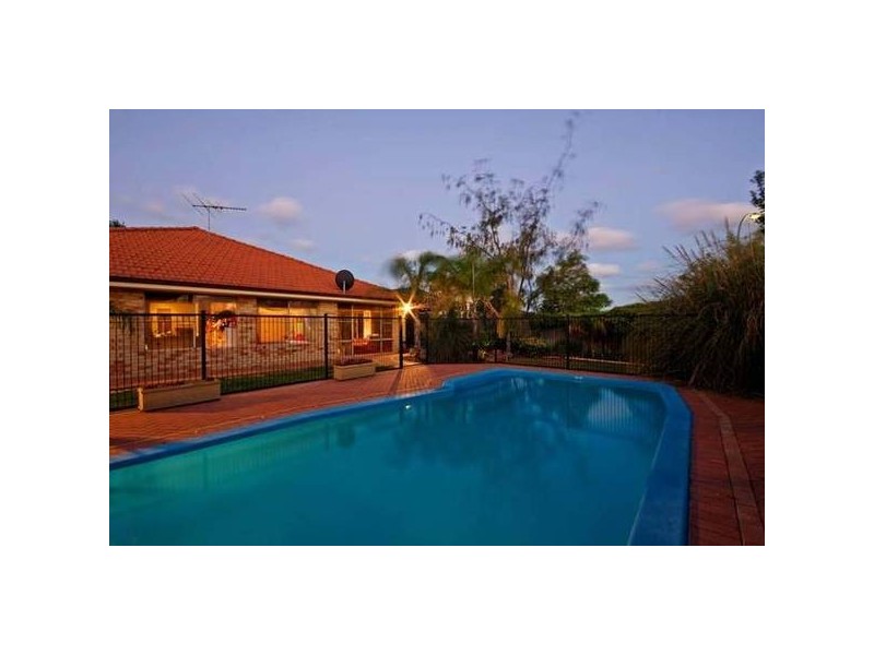 5 BROOKWAY RETREAT, Landsdale WA 6065