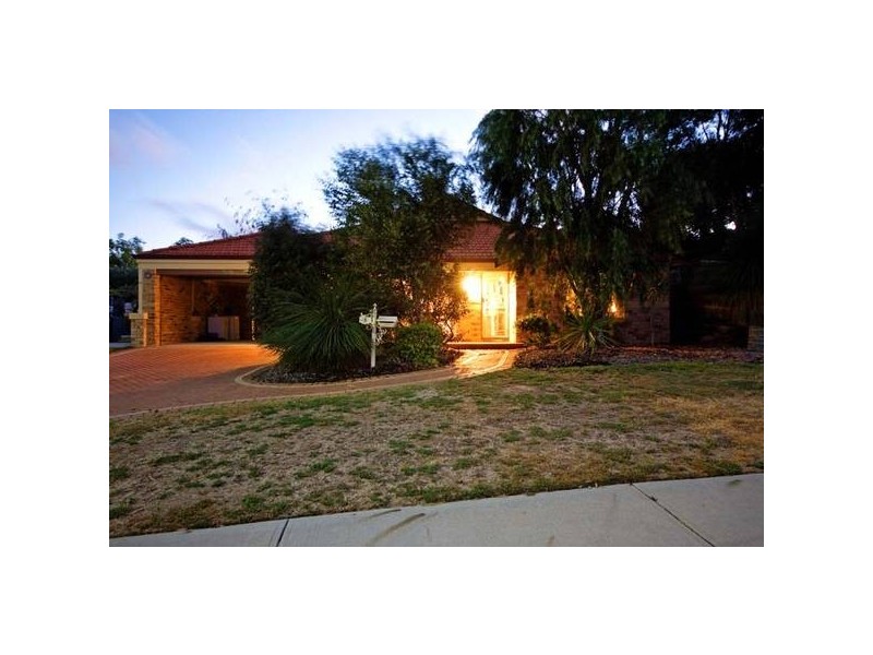 5 BROOKWAY RETREAT, Landsdale WA 6065