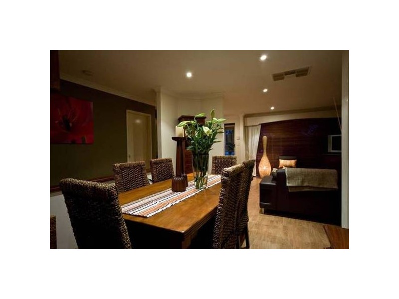 5 BROOKWAY RETREAT, Landsdale WA 6065