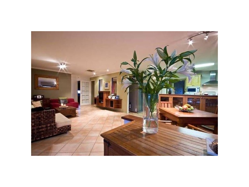 5 BROOKWAY RETREAT, Landsdale WA 6065