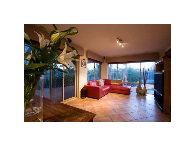 5 BROOKWAY RETREAT, Landsdale WA 6065