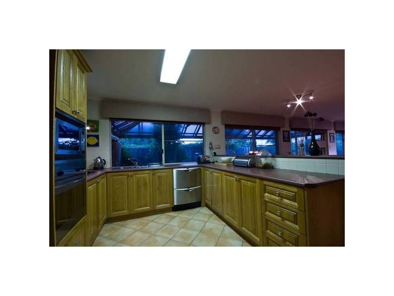 5 BROOKWAY RETREAT, Landsdale WA 6065