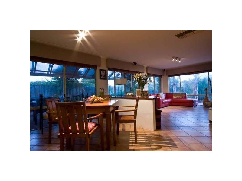 5 BROOKWAY RETREAT, Landsdale WA 6065