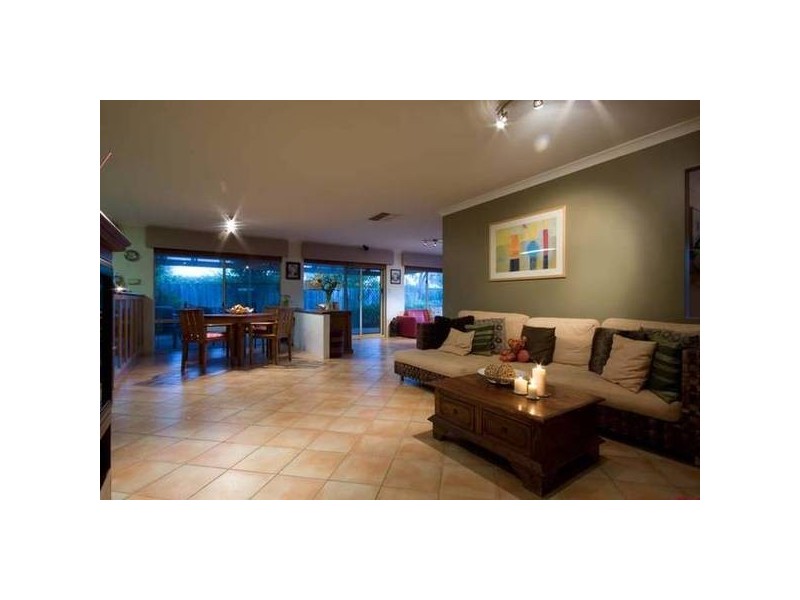 5 BROOKWAY RETREAT, Landsdale WA 6065