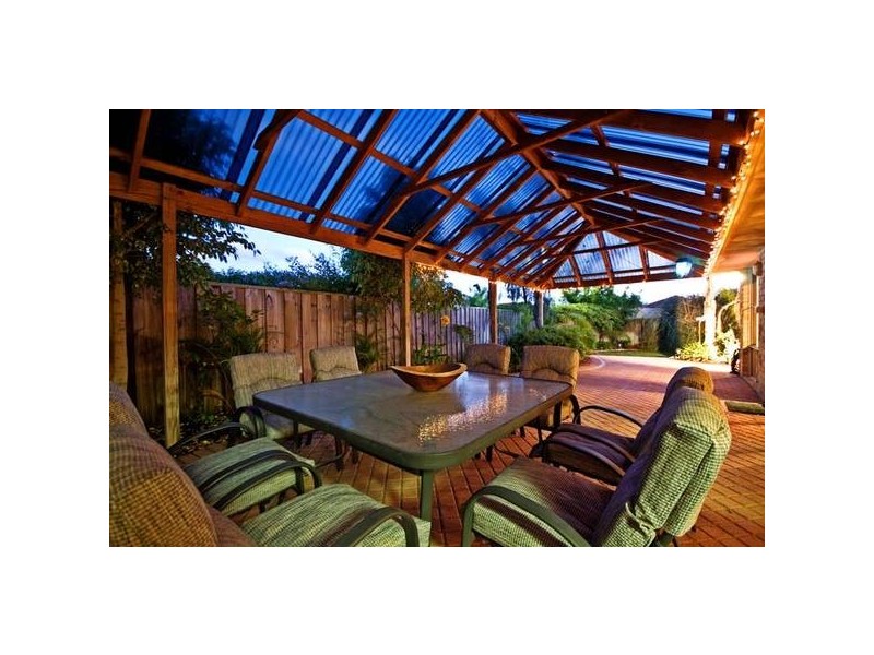 5 BROOKWAY RETREAT, Landsdale WA 6065