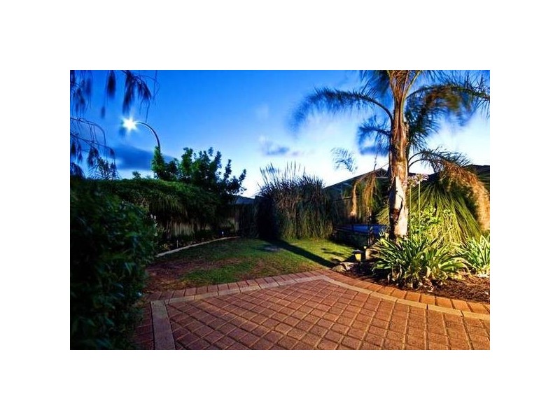 5 BROOKWAY RETREAT, Landsdale WA 6065