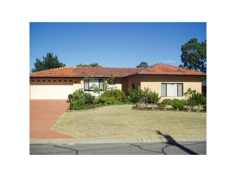 35 Morgan Way, Girrawheen WA 6064