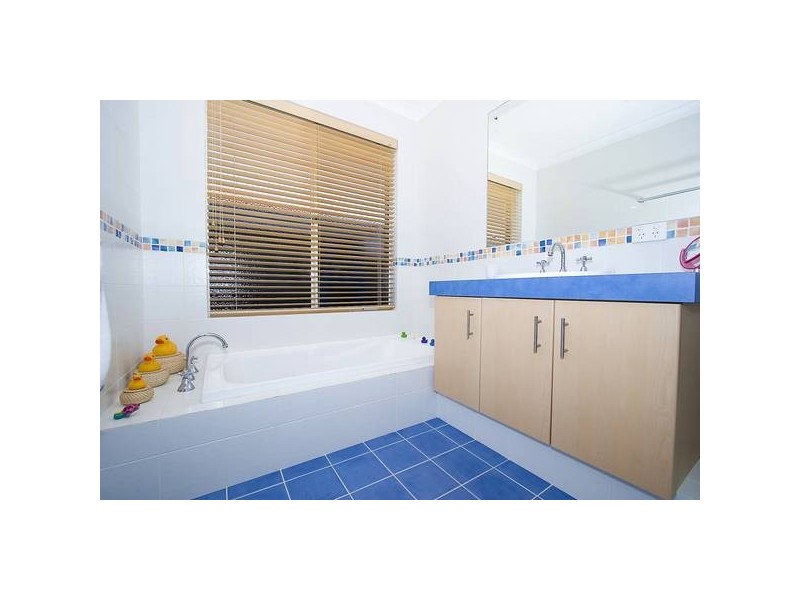 124 WARRADALE TERRACE, Landsdale WA 6065