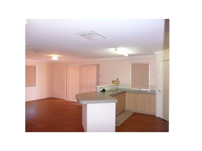 17 Russon Crt, Alexander Heights WA 6064