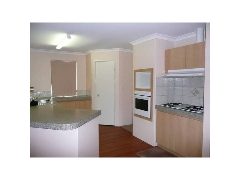 17 Russon Crt, Alexander Heights WA 6064