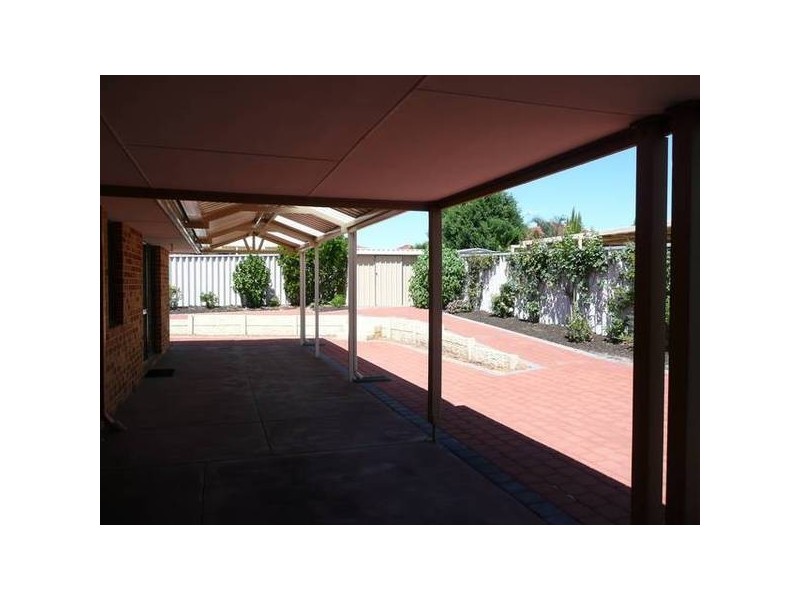 17 Russon Crt, Alexander Heights WA 6064