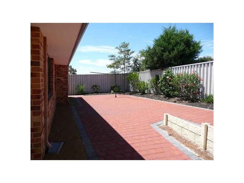 17 Russon Crt, Alexander Heights WA 6064