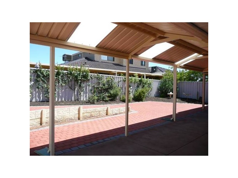 17 Russon Crt, Alexander Heights WA 6064