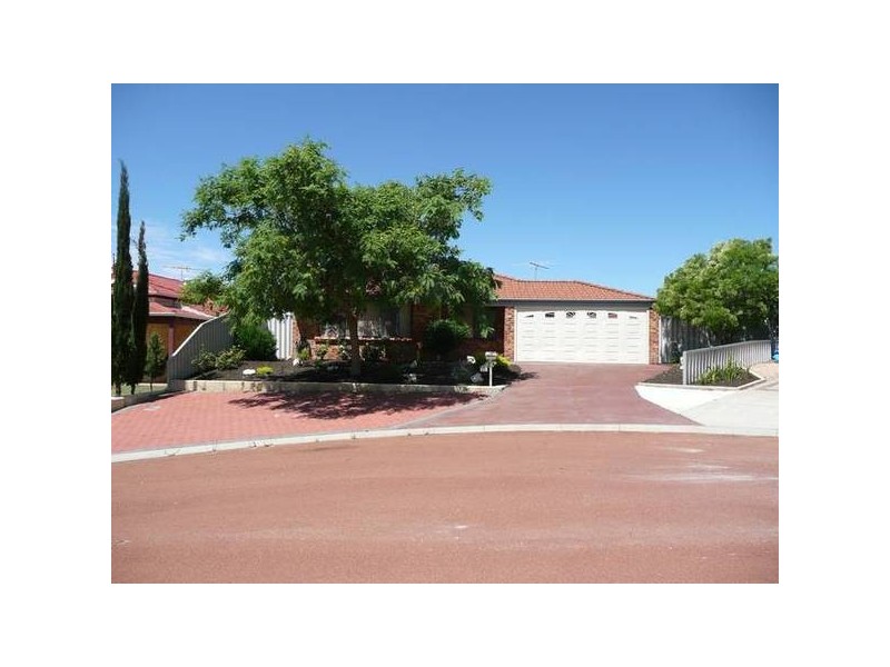 17 Russon Crt, Alexander Heights WA 6064