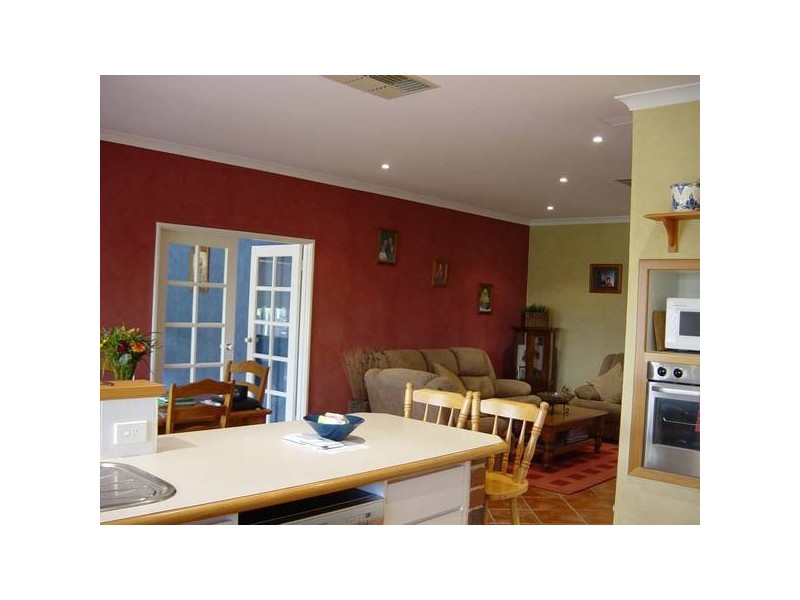 16 BROOKWAY RETREAT, Landsdale WA 6065