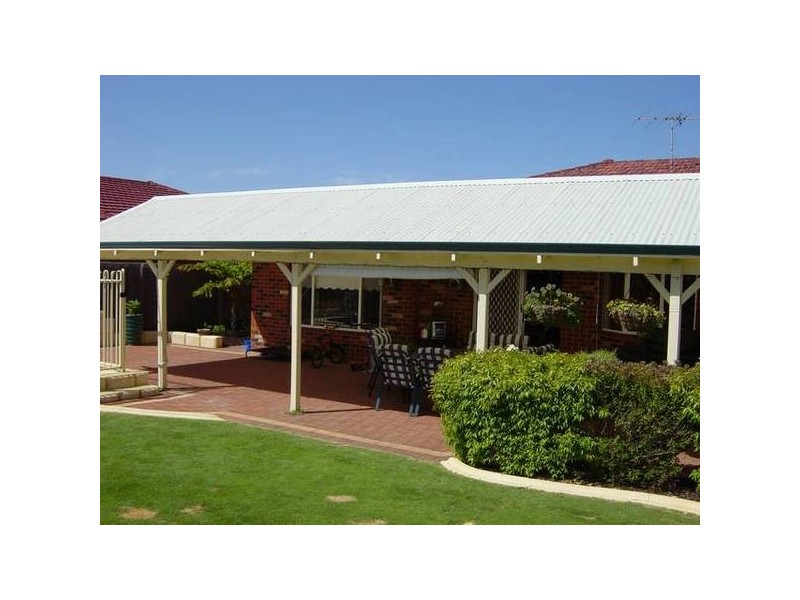 16 BROOKWAY RETREAT, Landsdale WA 6065