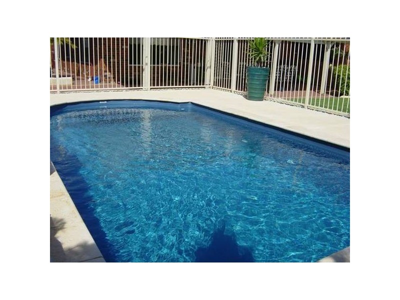 16 BROOKWAY RETREAT, Landsdale WA 6065