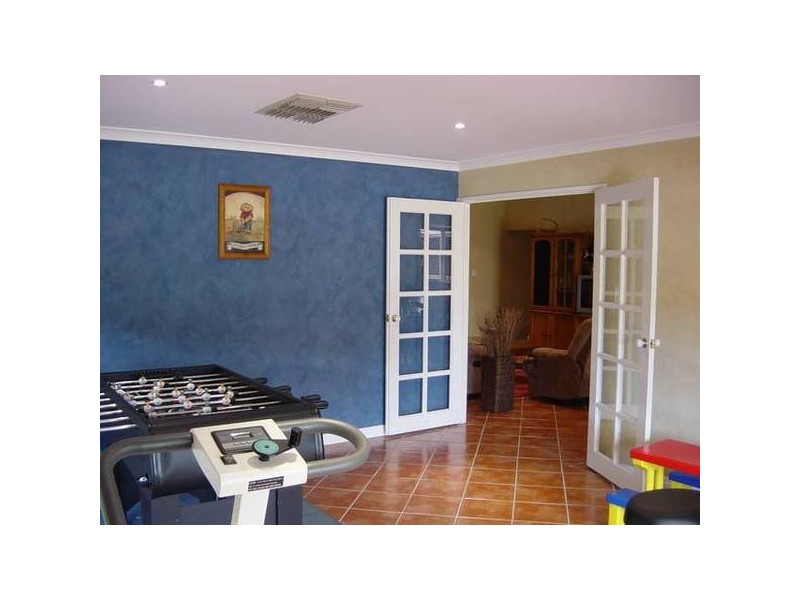 16 BROOKWAY RETREAT, Landsdale WA 6065