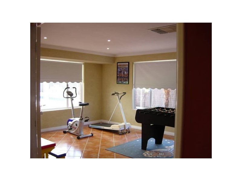 16 BROOKWAY RETREAT, Landsdale WA 6065