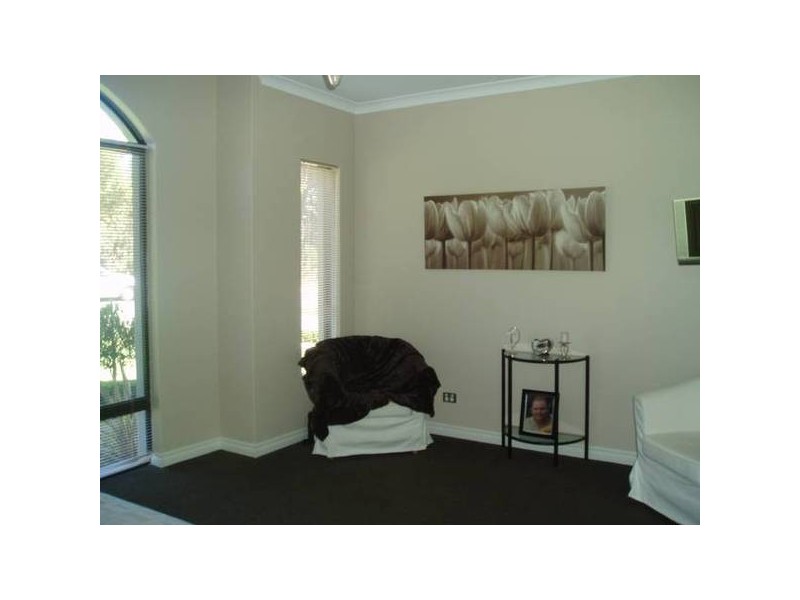 26 Paloma Loop, Marangaroo WA 6064