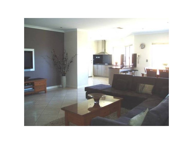 26 Paloma Loop, Marangaroo WA 6064