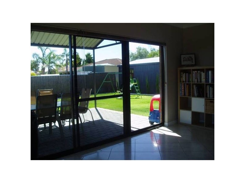 26 Paloma Loop, Marangaroo WA 6064