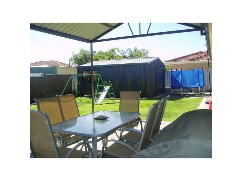 26 Paloma Loop, Marangaroo WA 6064