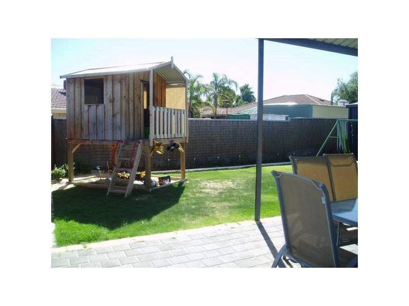 26 Paloma Loop, Marangaroo WA 6064