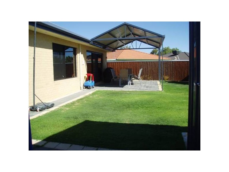 26 Paloma Loop, Marangaroo WA 6064