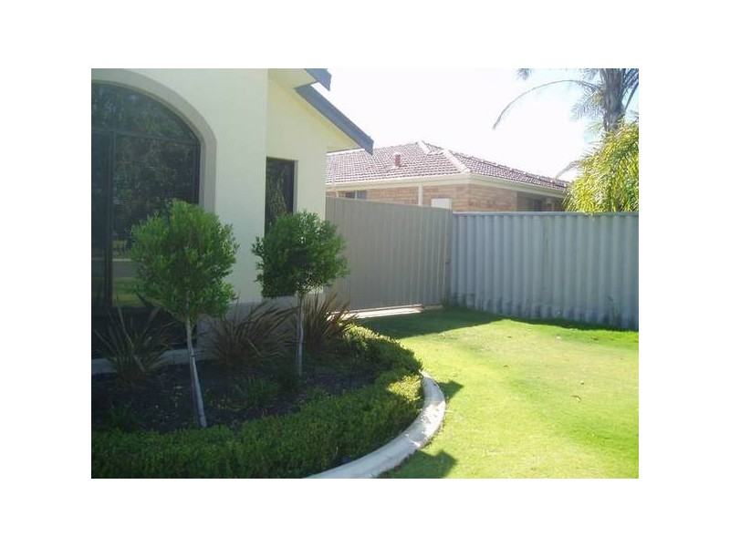 26 Paloma Loop, Marangaroo WA 6064