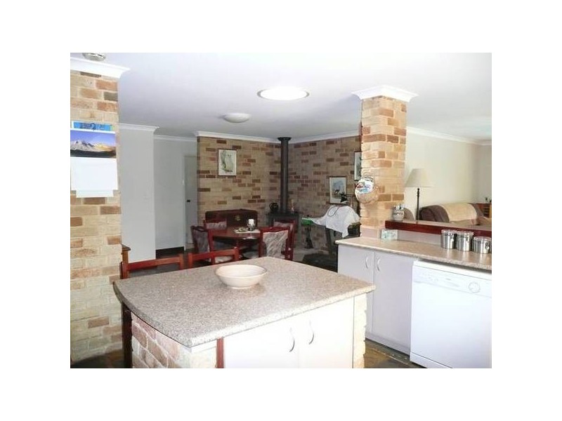 7 ELAND PLACE, Marangaroo WA 6064