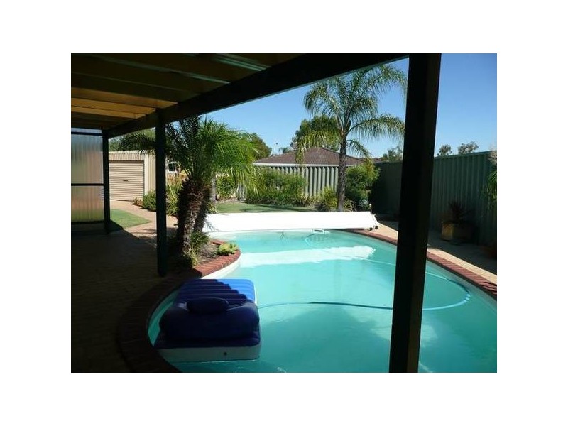 7 ELAND PLACE, Marangaroo WA 6064