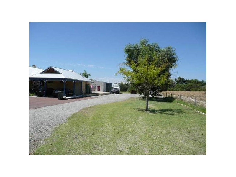 3 THE FAIRWAYS, Gnangara WA 6065
