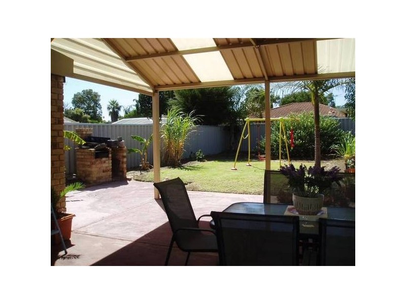 1 Eland Place, Marangaroo WA 6064