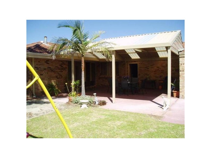 1 Eland Place, Marangaroo WA 6064