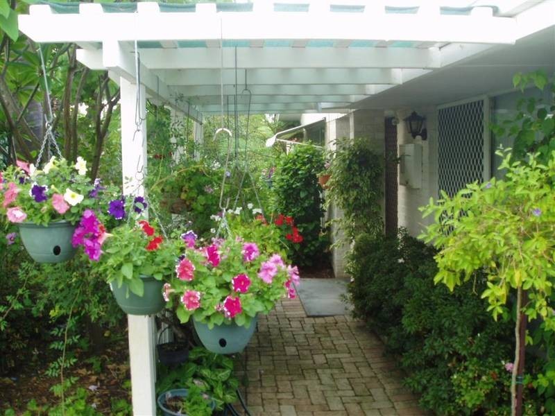 4 Nanovich Ave, Girrawheen WA 6064