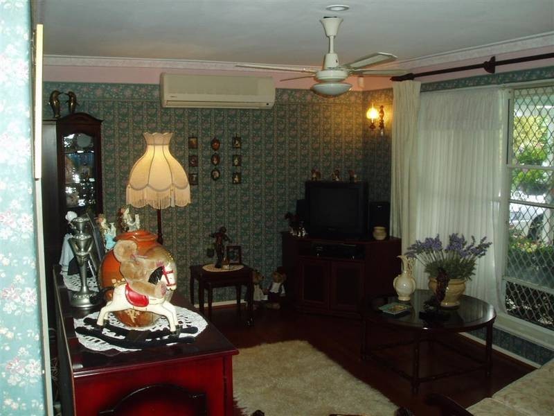 4 Nanovich Ave, Girrawheen WA 6064