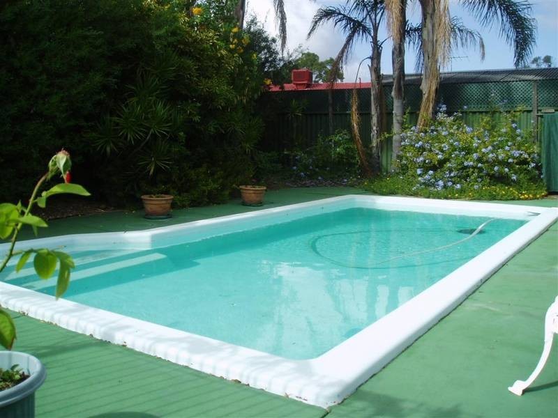 4 Nanovich Ave, Girrawheen WA 6064