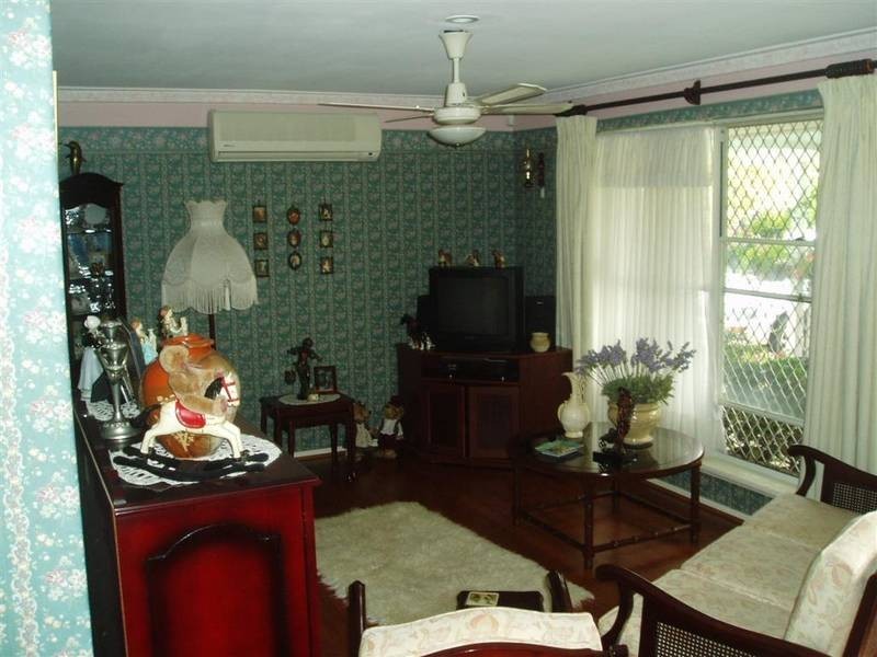 4 Nanovich Ave, Girrawheen WA 6064