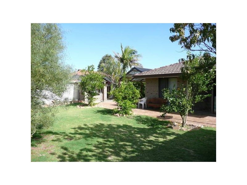 10 BEADON CLOSE, Ballajura WA 6066
