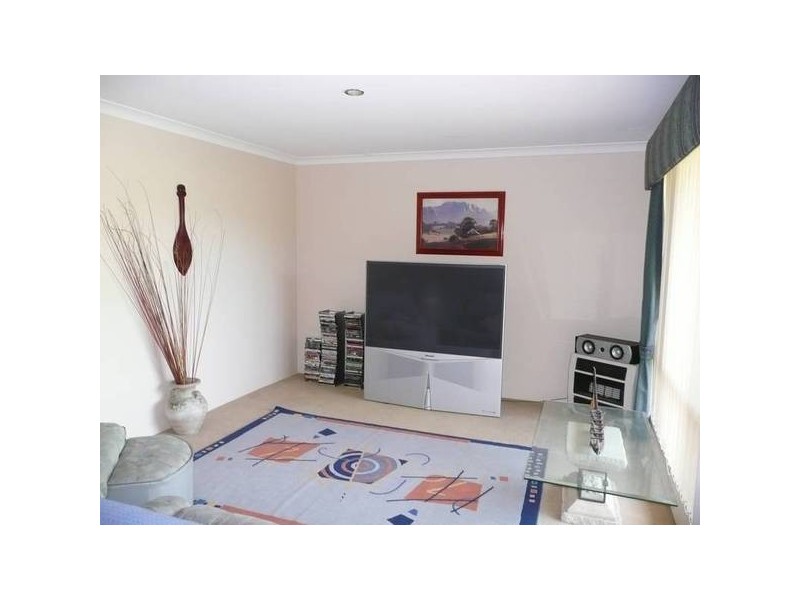 18 LARKSPUR LANE, Ballajura WA 6066