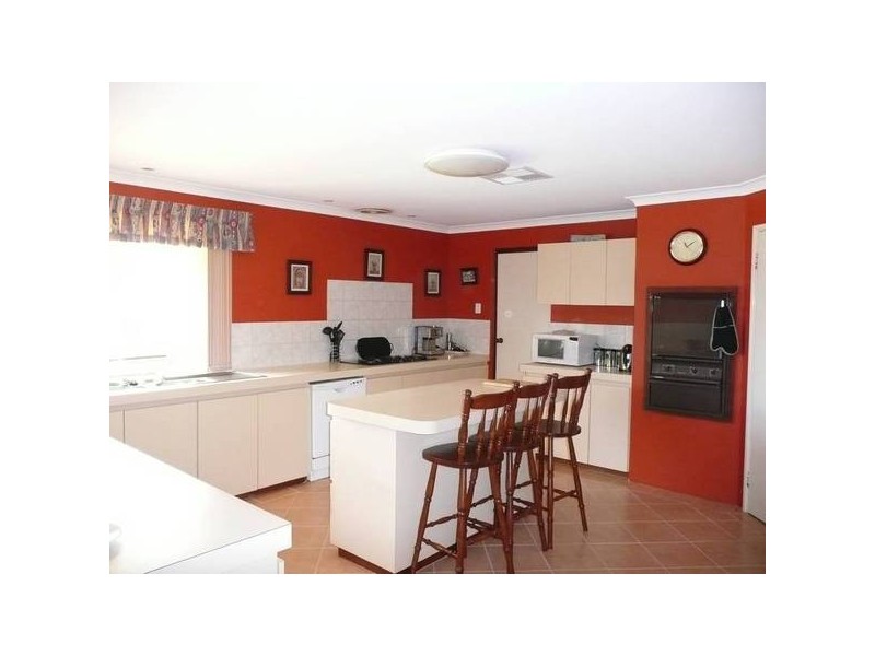 18 LARKSPUR LANE, Ballajura WA 6066