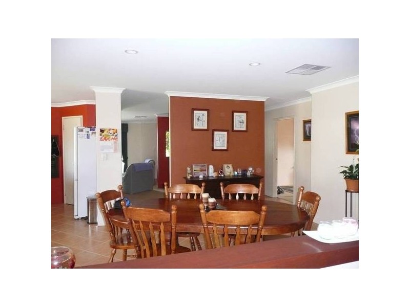 18 LARKSPUR LANE, Ballajura WA 6066