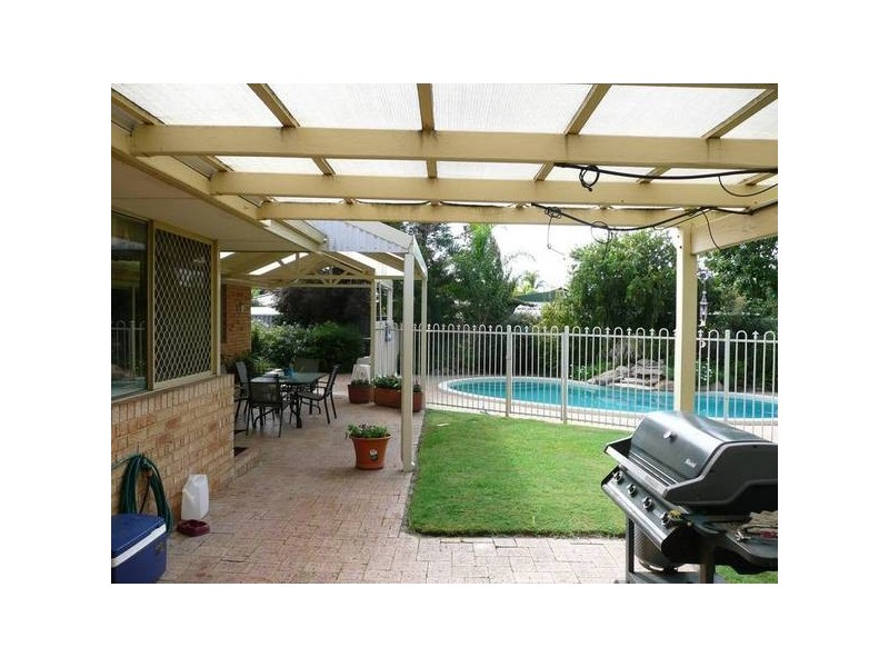 18 LARKSPUR LANE, Ballajura WA 6066