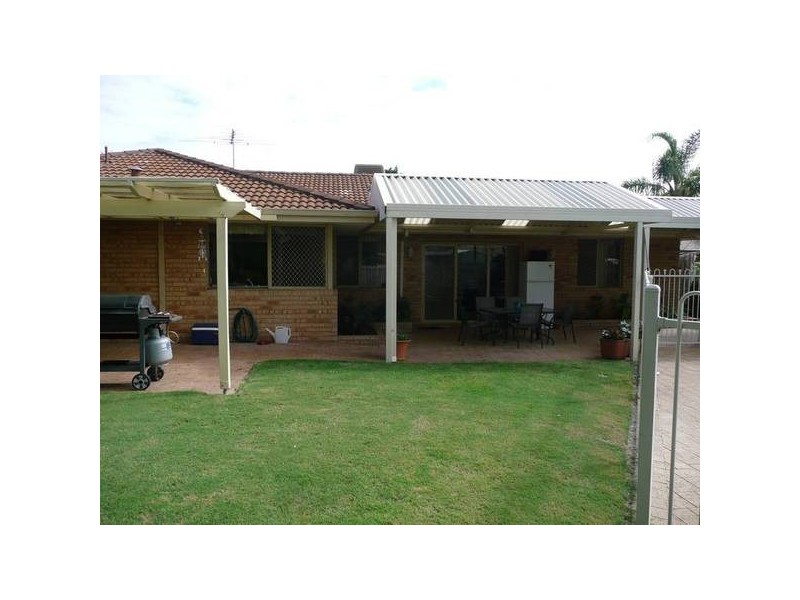 18 LARKSPUR LANE, Ballajura WA 6066