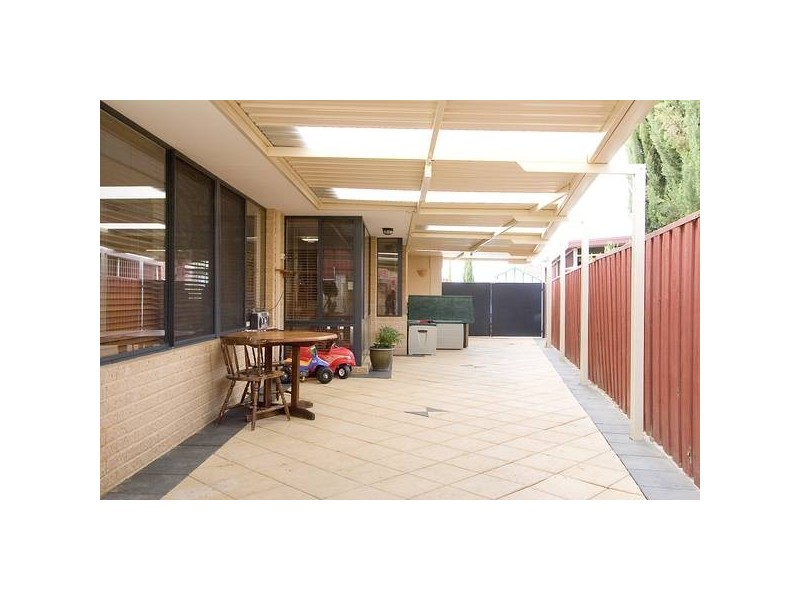 26 CANTRELL CIRCUIT, Landsdale WA 6065