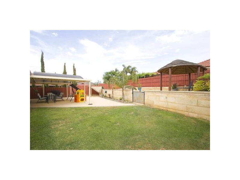 26 CANTRELL CIRCUIT, Landsdale WA 6065